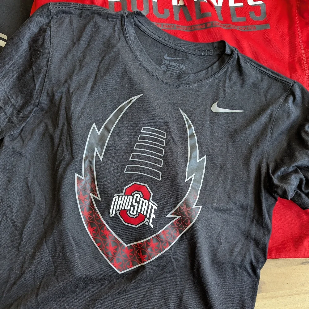 Ohio‎ State Buckeyes Nike Clothing (Men's S)